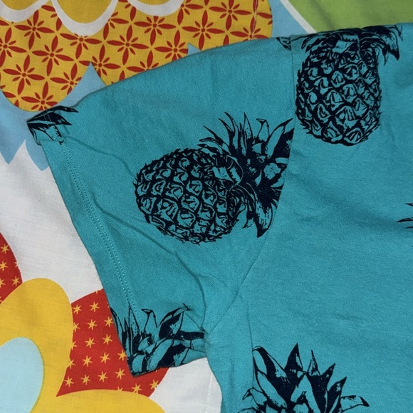Pineapple Shirt (M) - Picture 2 of 8